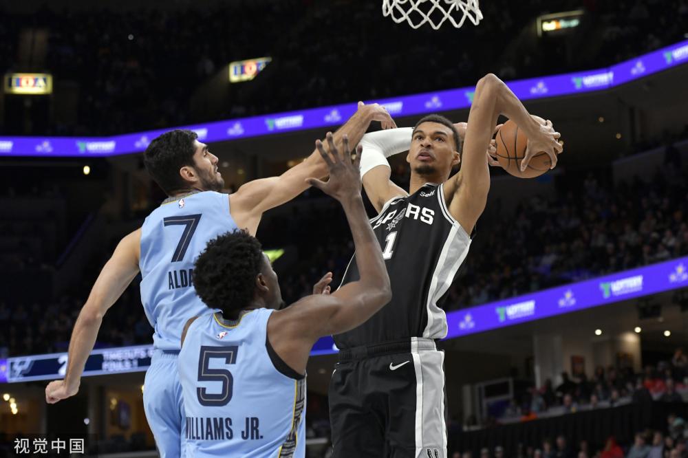 我们明显看 我们明显看