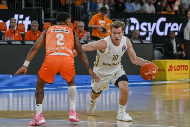 而凯恩则展 而凯恩则展